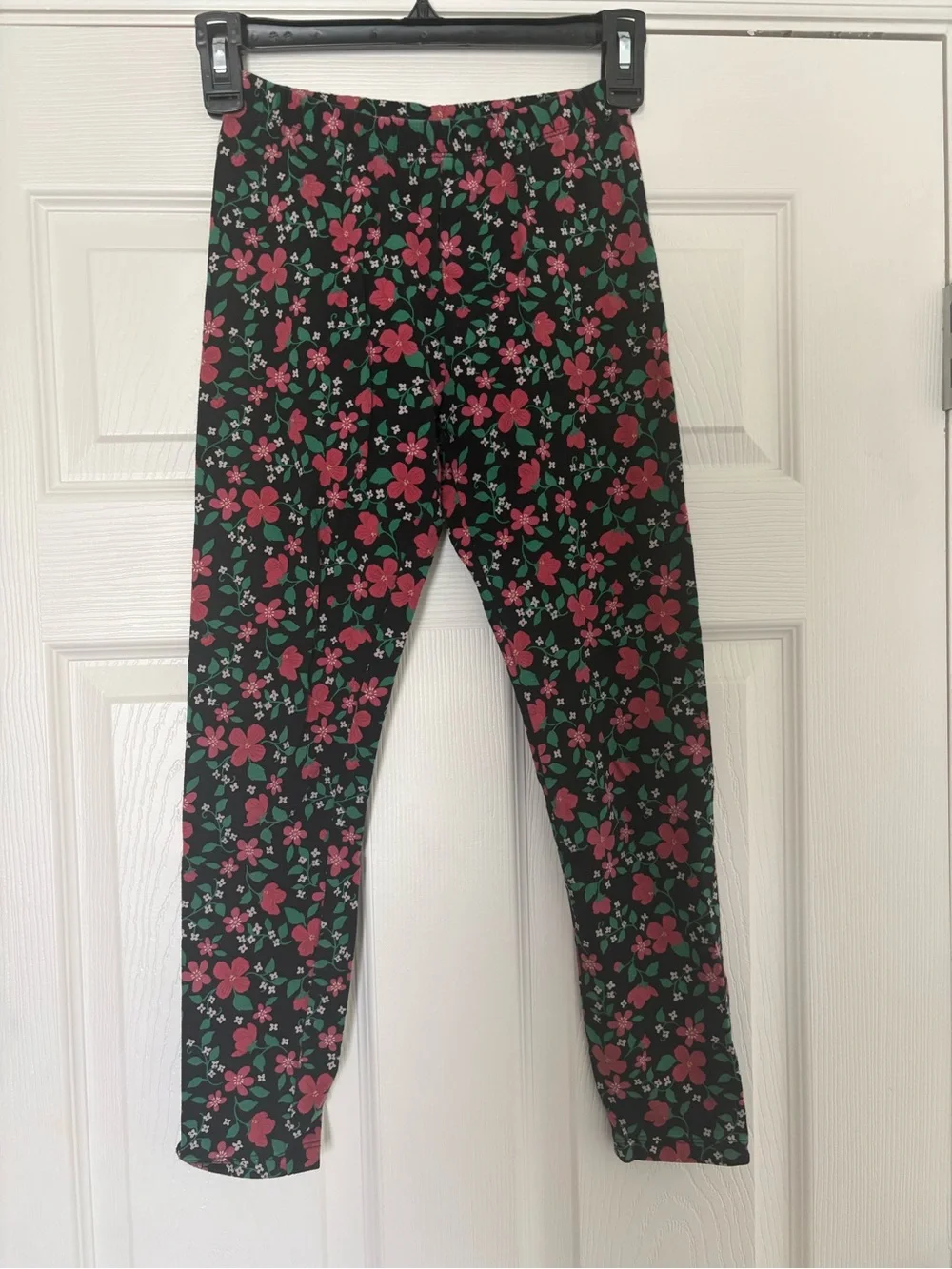 Cat & Jack Black Floral Leggings with Pink and Green Flowers